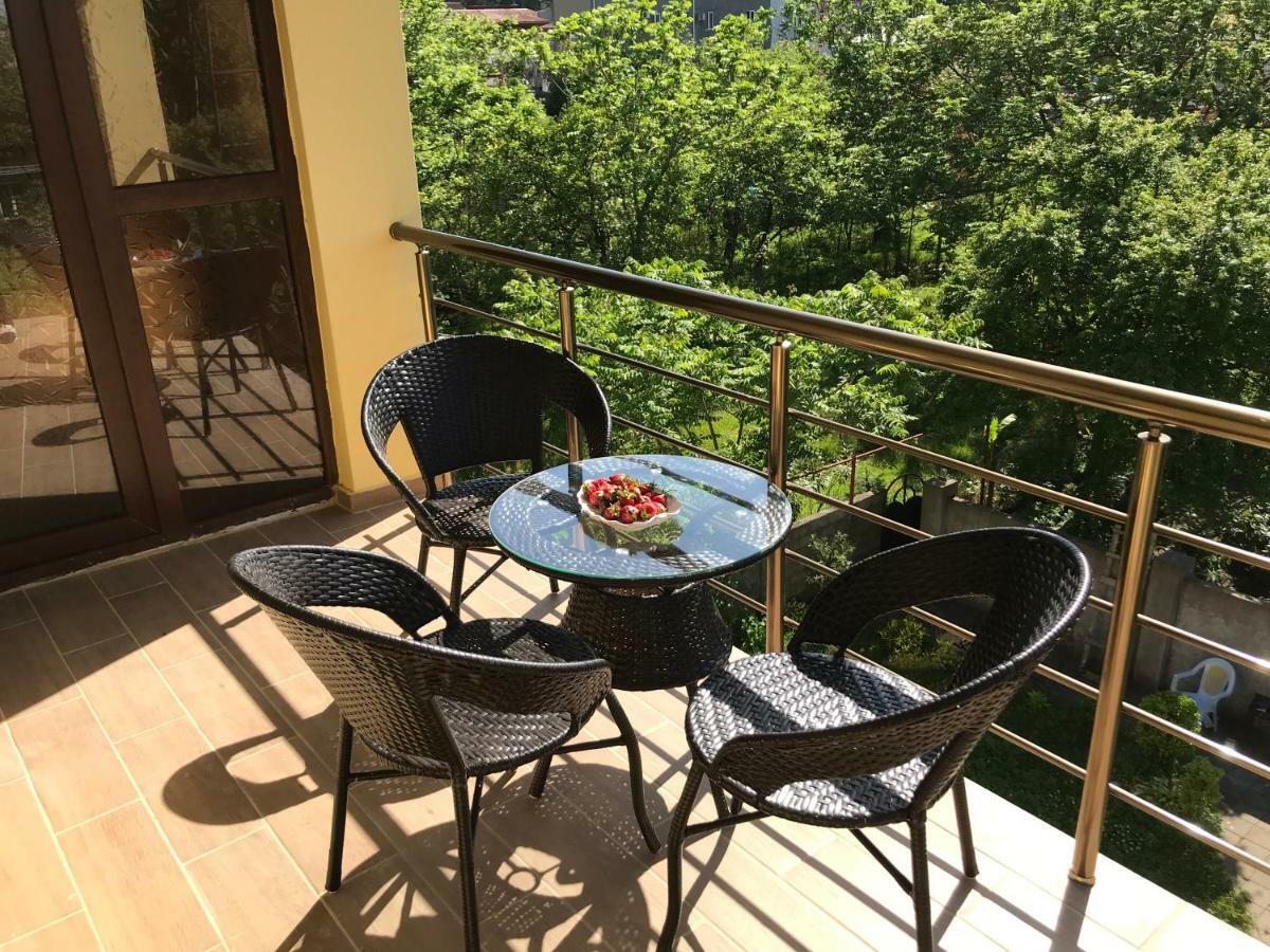 Guest House Kobuleti Εξωτερικό φωτογραφία